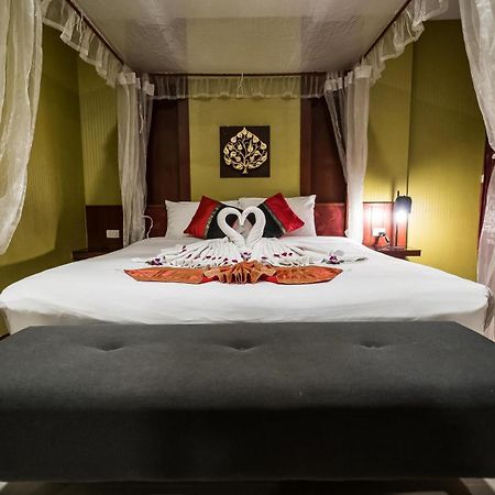 Patong Hemingways Hotel Eksteriør billede