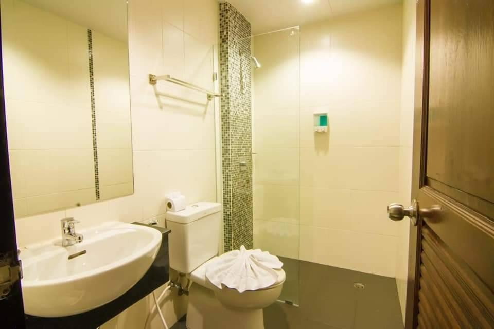 Patong Hemingways Hotel Eksteriør billede