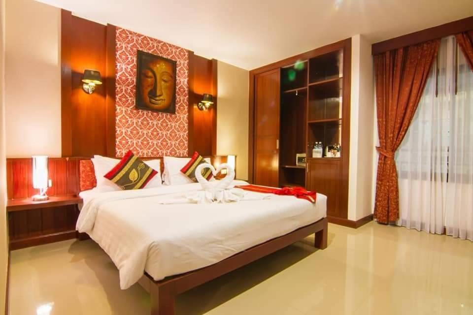 Patong Hemingways Hotel Eksteriør billede