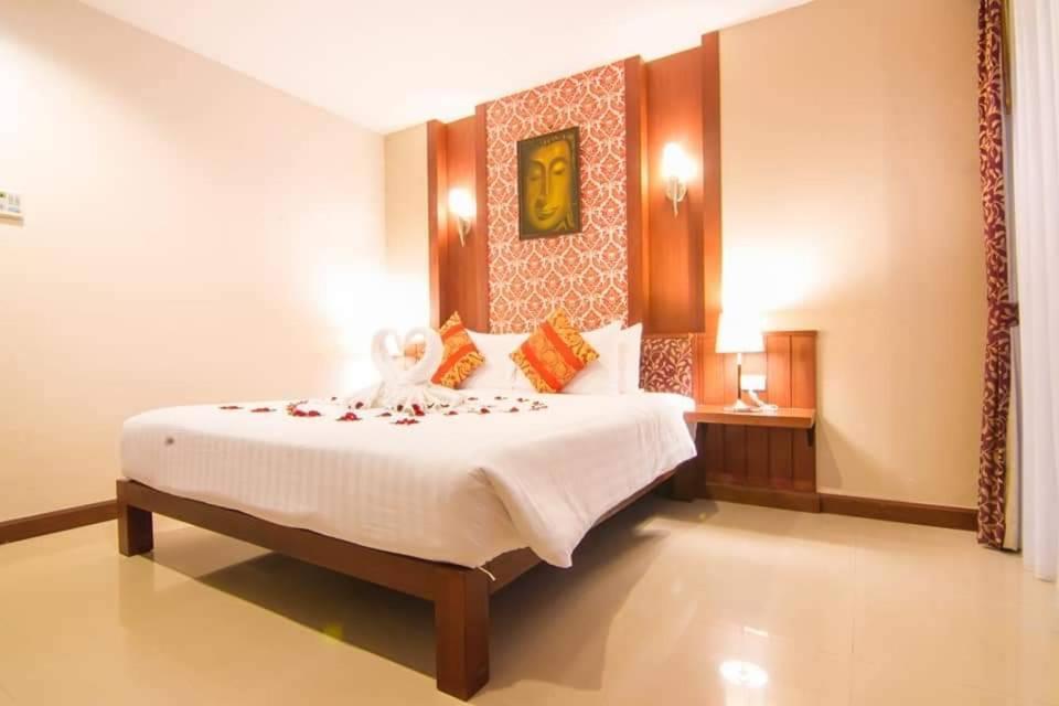 Patong Hemingways Hotel Eksteriør billede