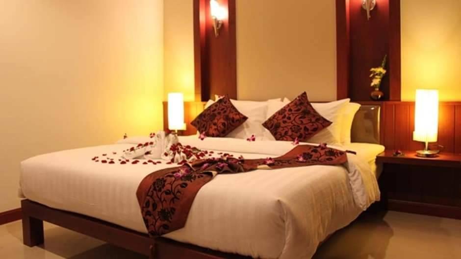 Patong Hemingways Hotel Eksteriør billede