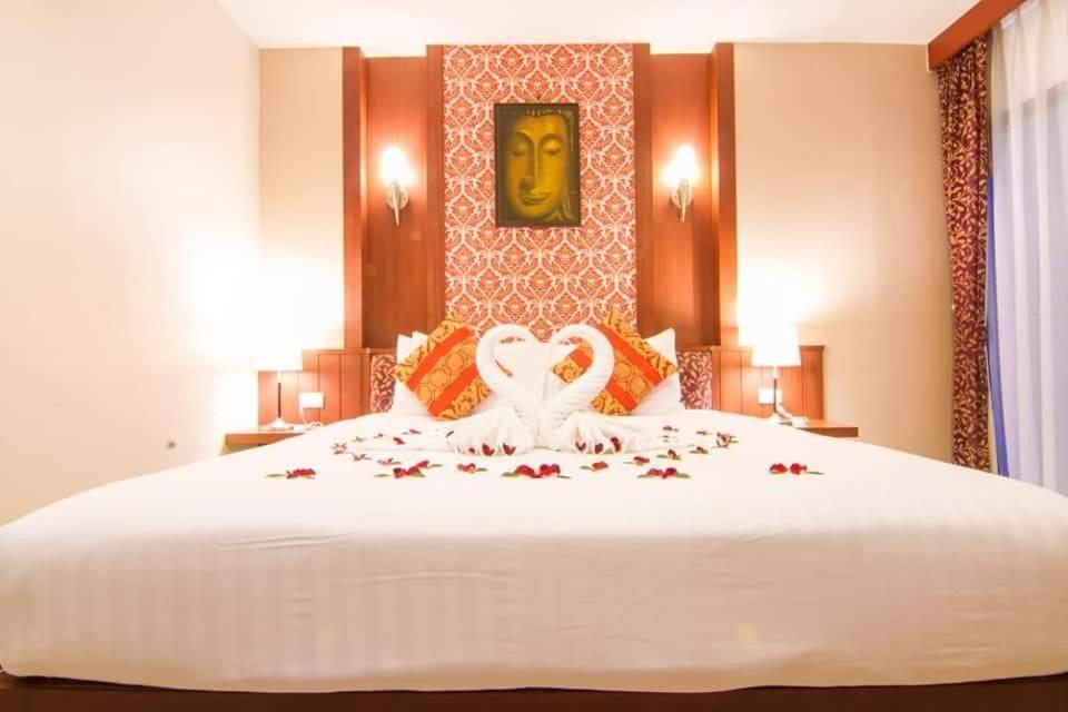 Patong Hemingways Hotel Eksteriør billede