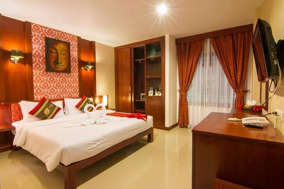 Patong Hemingways Hotel Eksteriør billede